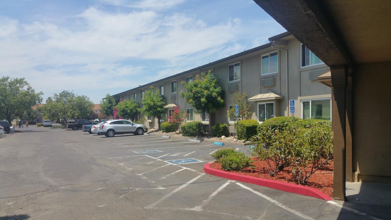 Super 8 By Wyndham Hotel 2*