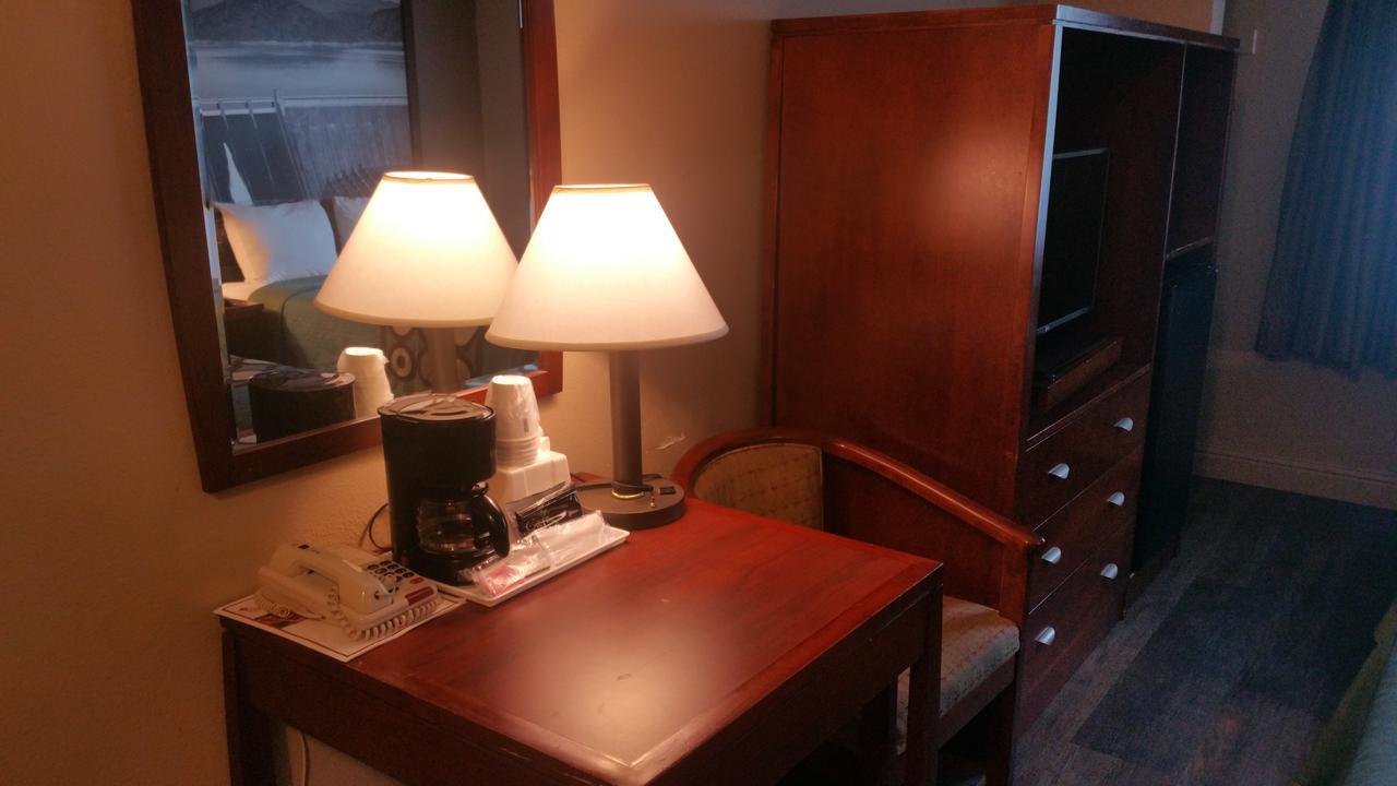 Super 8 By Wyndham Hotel 2*
