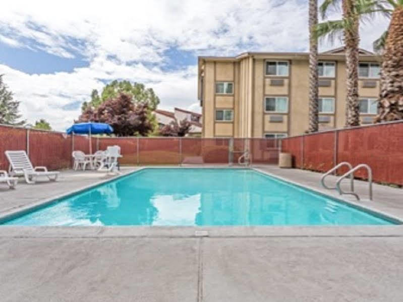 Super 8 By Wyndham Hotel Carmichael