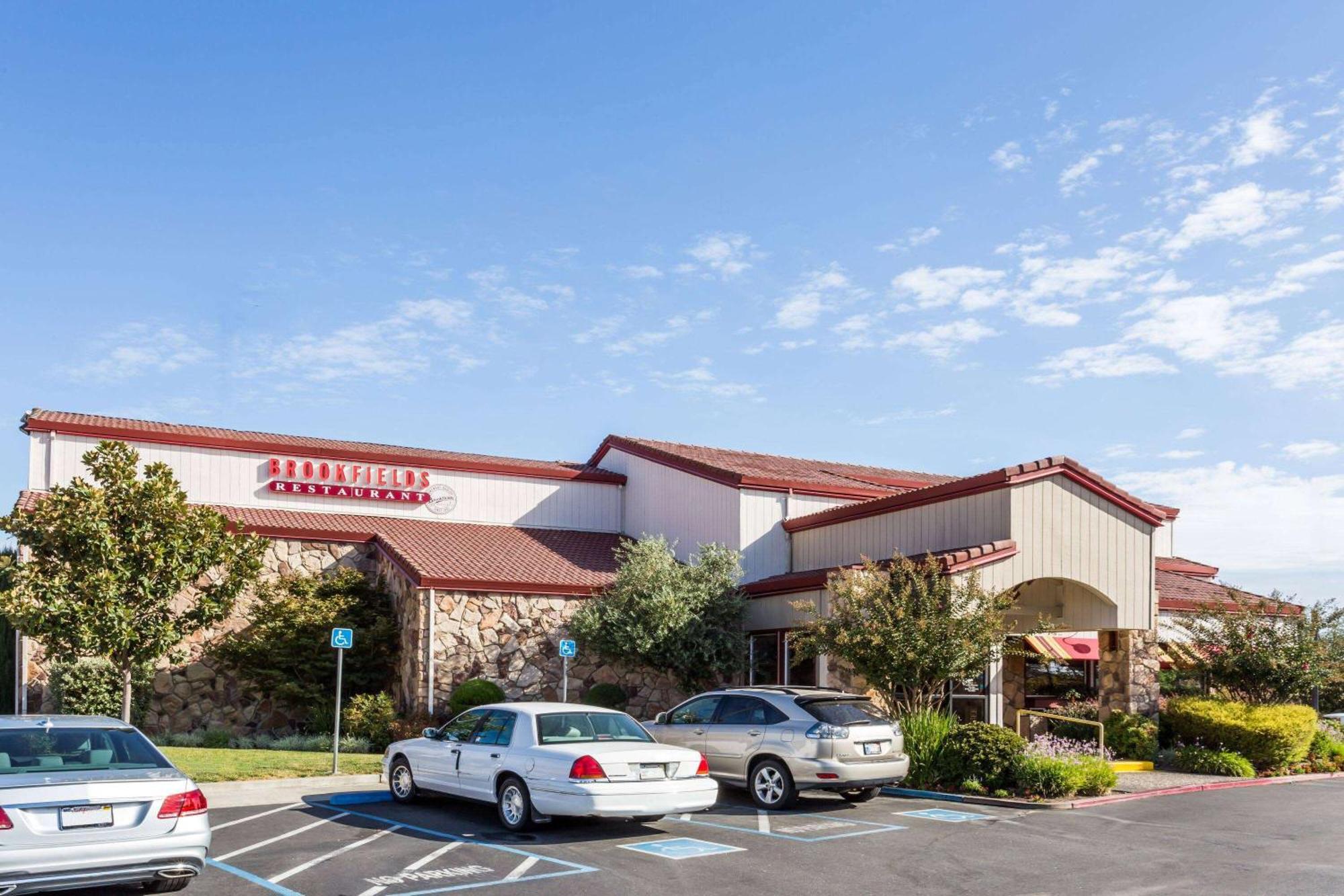 Super 8 By Wyndham Hotel 2*
