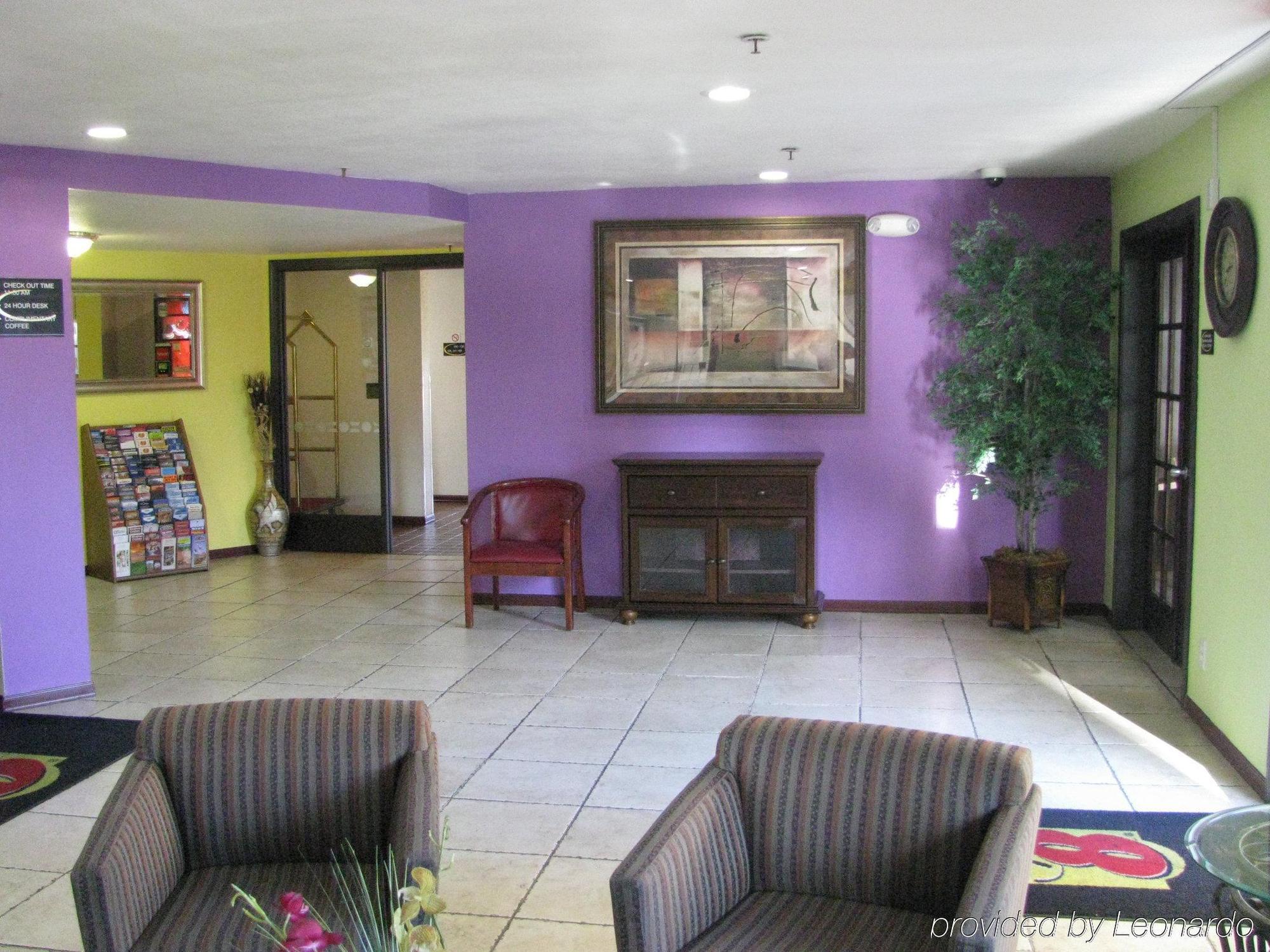Super 8 By Wyndham Carmichael