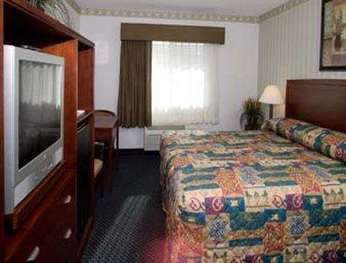 Super 8 By Wyndham Hotel 2*