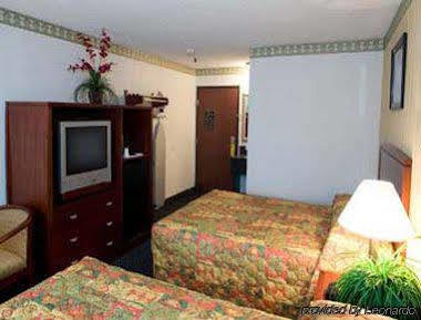 Super 8 By Wyndham Hotel Carmichael