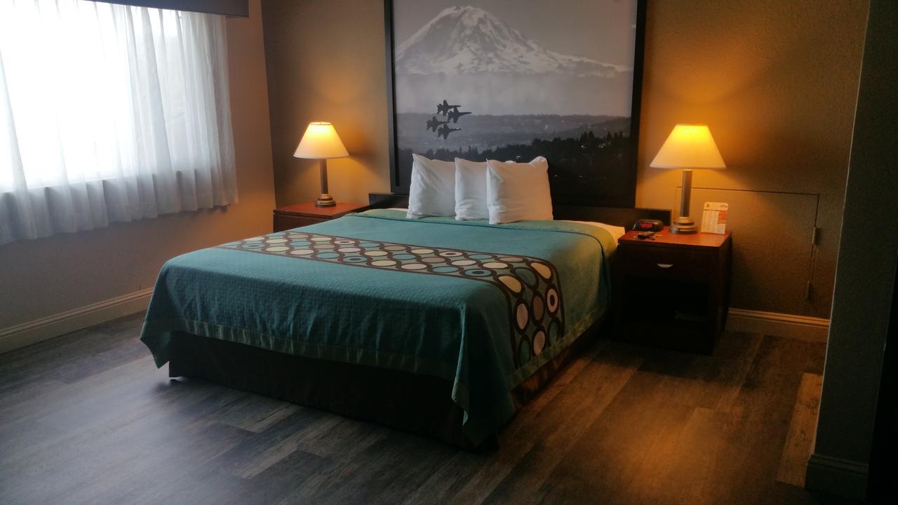 Hotel Super 8 By Wyndham 2*