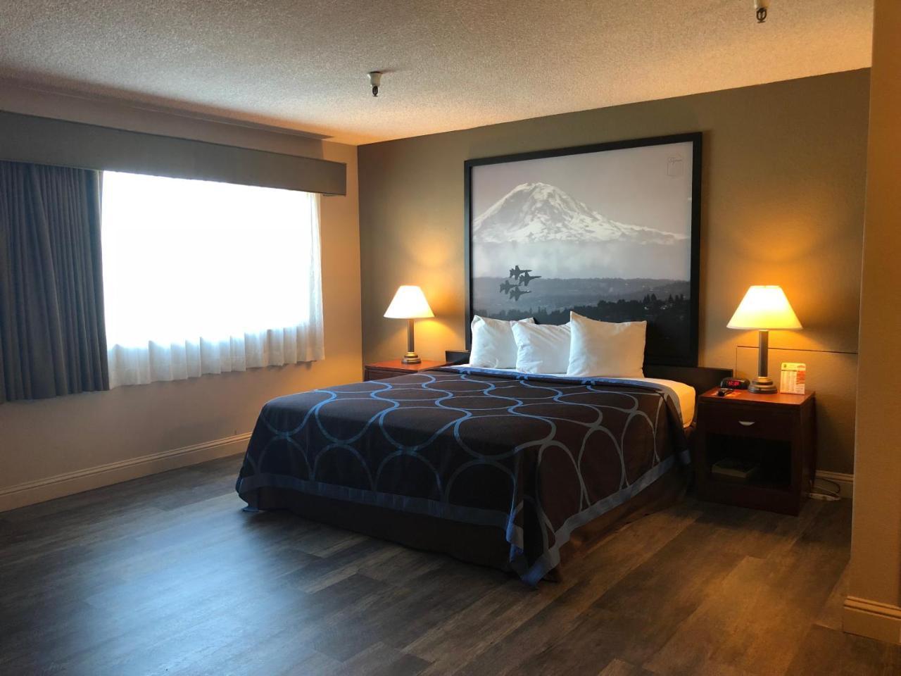 Super 8 By Wyndham Hotel 2*