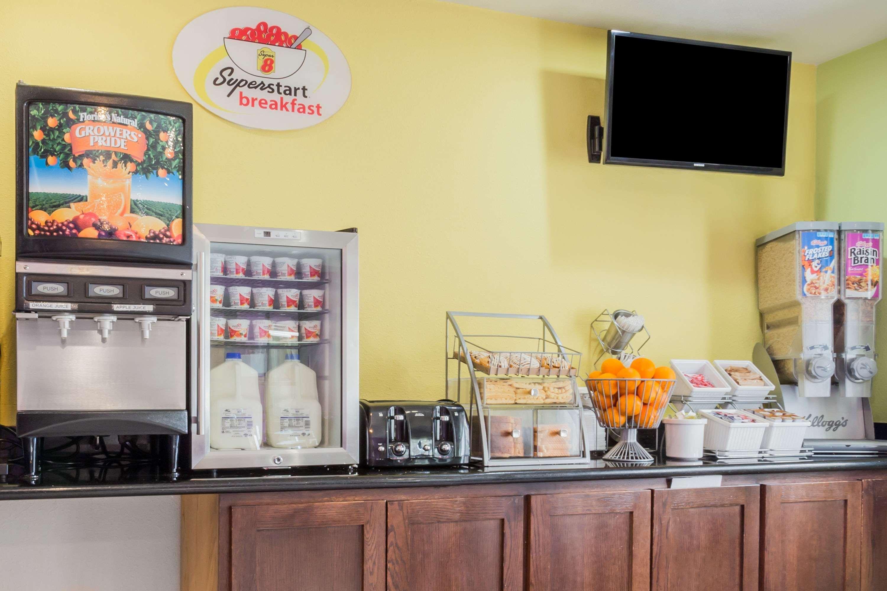 Super 8 By Wyndham Sacramento 2*