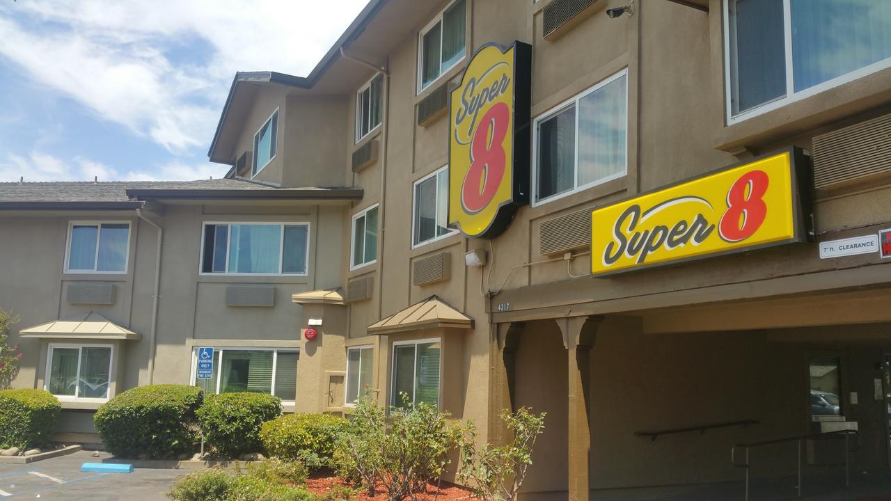 Super 8 By Wyndham Sacramento Hotel
