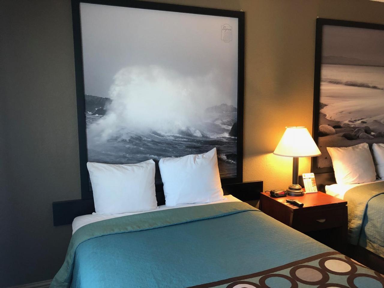 Super 8 By Wyndham Sacramento Carmichael